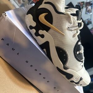 Nike PG 6 White And Black Size 10.5M
